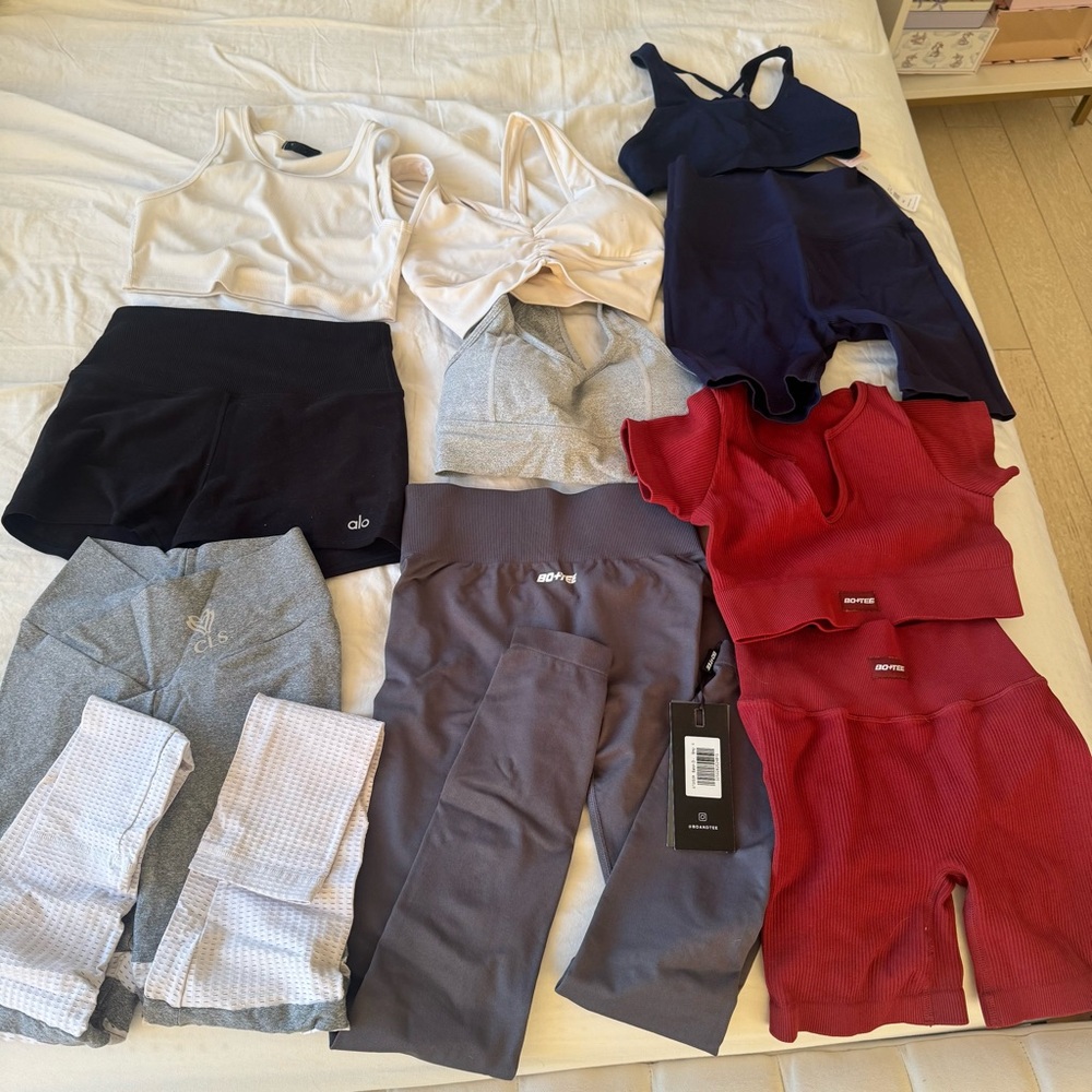Alo Yoga Boo+Tee gym workout clothes bundle